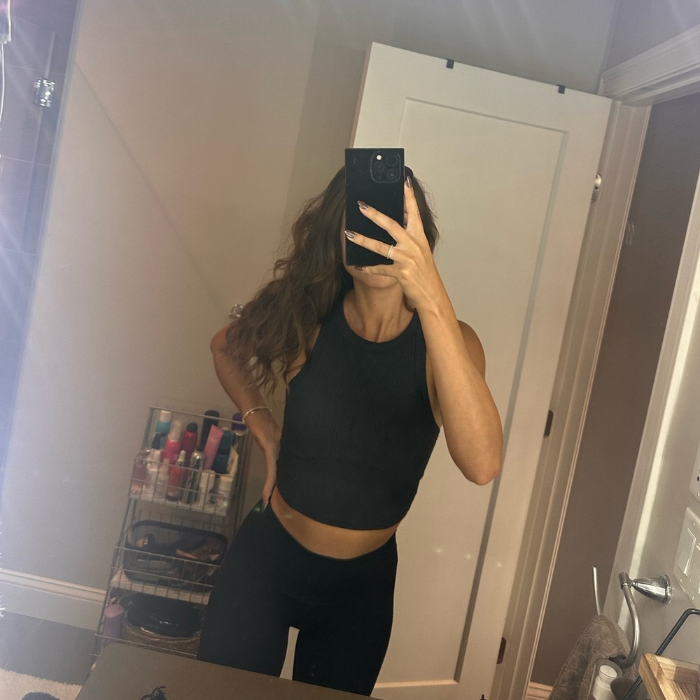 Lululemon crop top